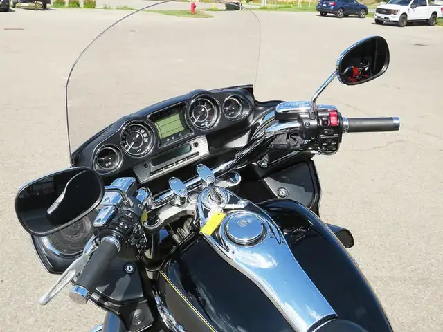 2011 Kawasaki Vulcan 1700 Voyager in Sport Touring in Cambridge - Image 14