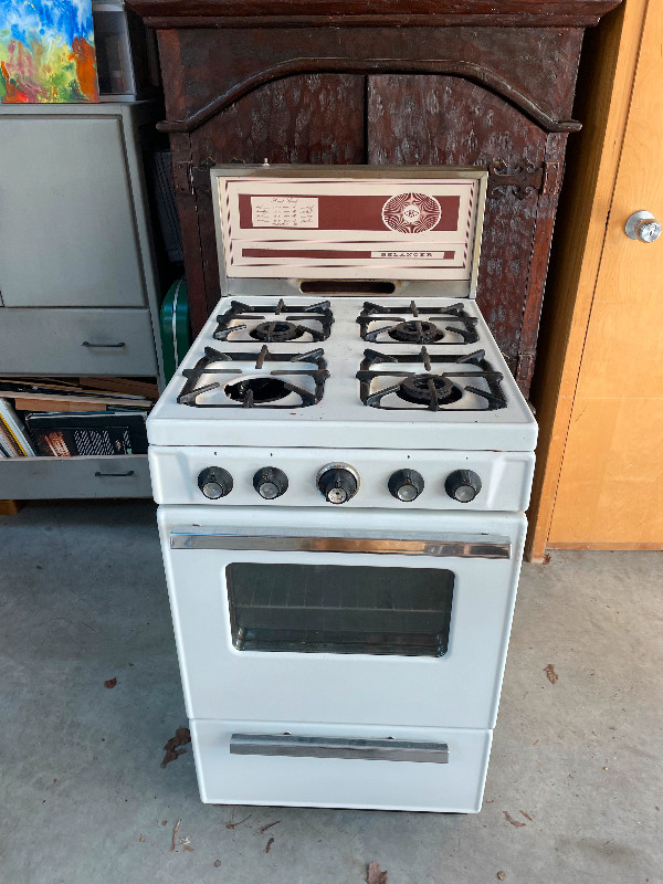 200" gas stove in Stoves, Ovens & Ranges in City of Toronto - Image 3