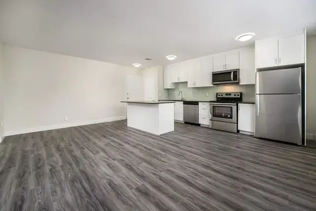 1 Bedroom Apartment for Rent - 2893 & 2897 St Clair Avenue East63848999557763122