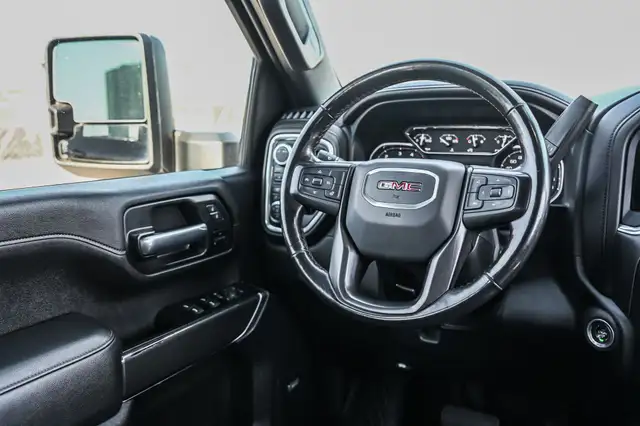 2020 GMC Sierra 2500HD AT4 AWD * Crew Cab * 6.6L V8 Duramax Dies in Cars & Trucks in City of Montréal - Image 40