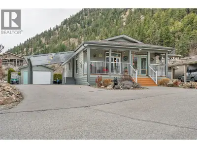 Visit REALTOR website for additional information. Bright 2016 Moduline manufactured home in the 55+...