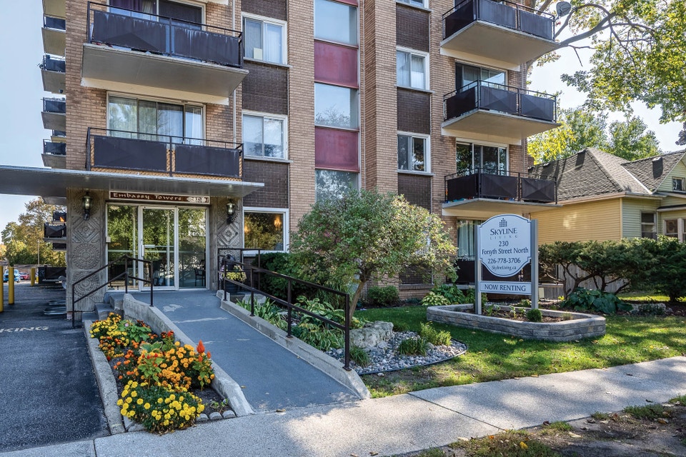 Embassy Tower Apartments - 2 Bedroom, 1 Bath Apartment for Rent 2