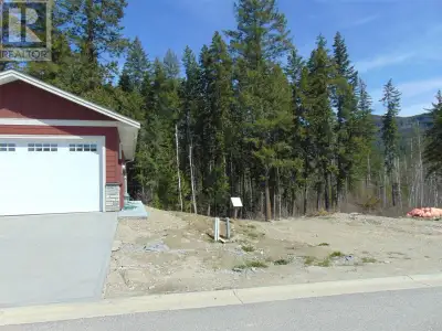 Autumn Ridge is a very active 55+ living, bare land strata development for those looking to downsize...