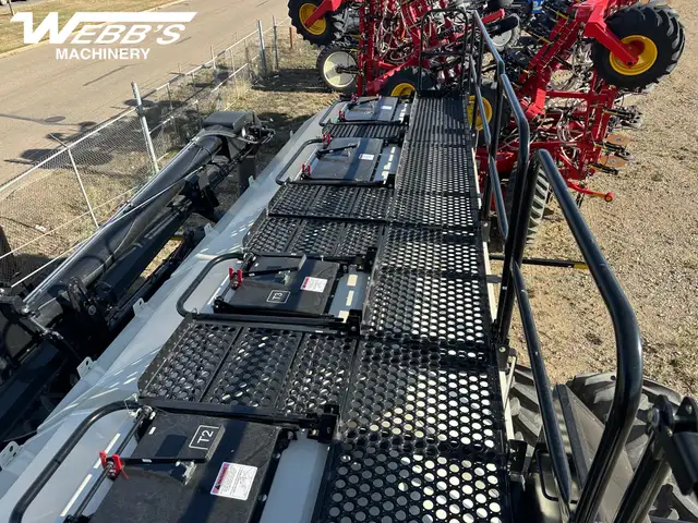 2022 Bourgault 3330-66HF/L9950  Air Seeder & Tank in Farming Equipment in Fort St. John - Image 26