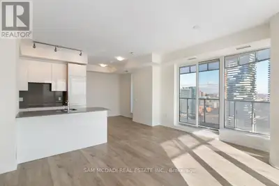Welcome to Suite 2809 at 28 Freeland Street - a stunning 2-bedroom plus den residence offering appro...