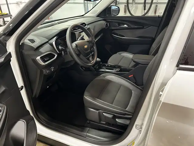 2023 CHEVROLET TRAIL BLAZER LT in Cars & Trucks in Owen Sound - Image 8