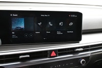 Efficient, stylish, and built for the whole family, this 2025 Kia Sorento EX Hybrid offers spacious... (image 5)