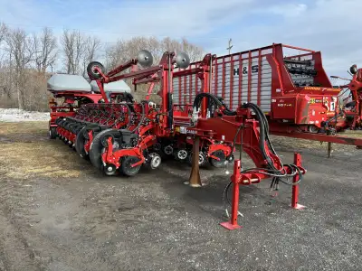 2025 CASE IH EARLY RISER 2150 30 ROW PLANTER STOCK# A116473 DELUXE 2150 ER PACKAGE 24 ROWS 30 INCH S...