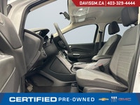 The 2016 Ford Escape SE 4WD blends versatile SUV capability, efficient performance, and modern comfo... (image 9)