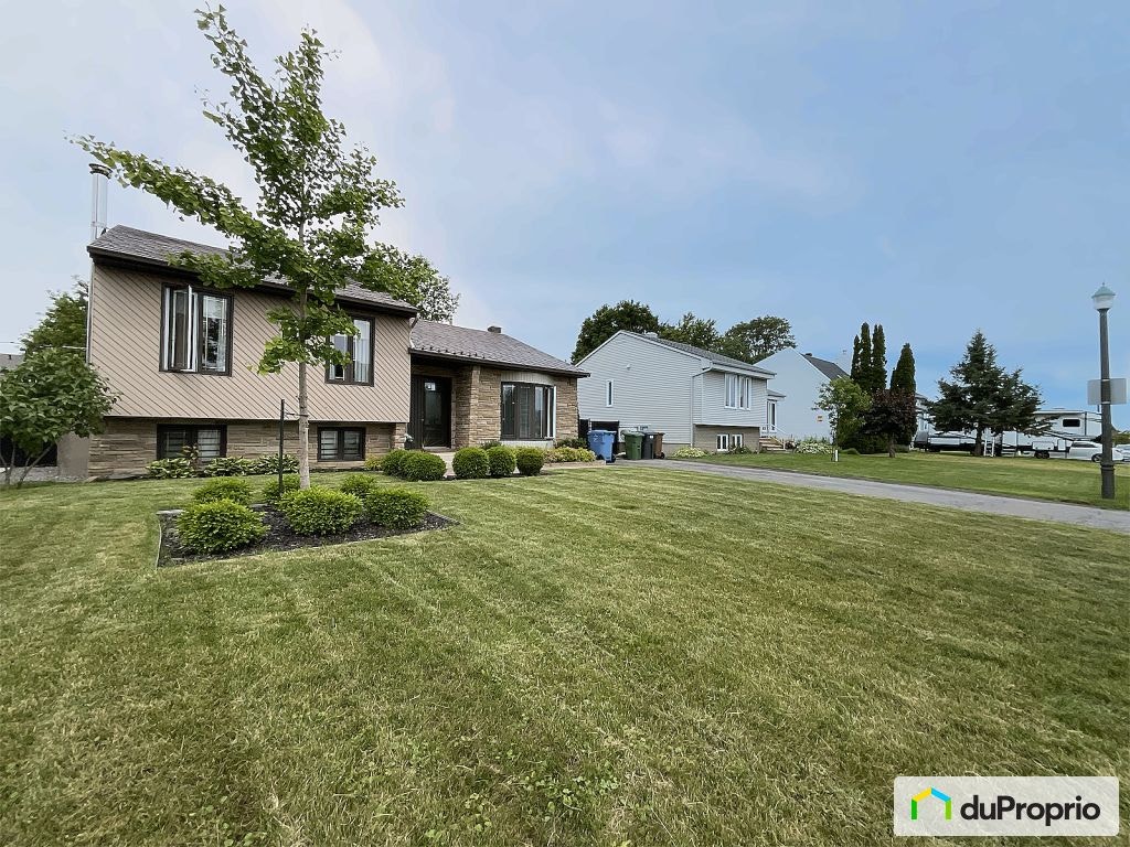 $720,000 - Bungalow for sale in St-Constant — photo 2