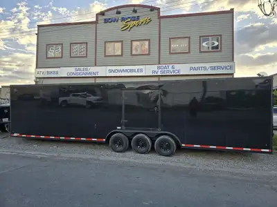 2026 DISCOVERY SE 32 x 8.5 TRIPLE AXLE TRAILER 5200LB AXLES BLACKED OUT PACKAGE DOUBLE UNDERCOAT FRA...