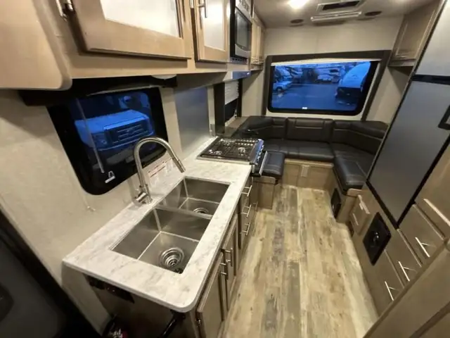 2022 Adventurer LP Class C Adventurer 19RD in RVs & Motorhomes in Kelowna - Image 12