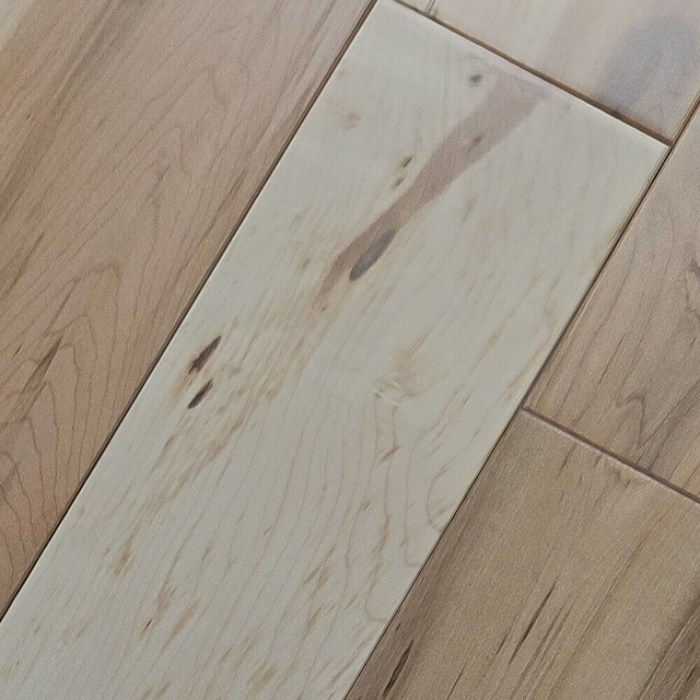 4 1/4" Maple Bistro Solid Hardwood Flooring -  Natural dans Planchers et murs  à Ouest de l’Île - Image 2