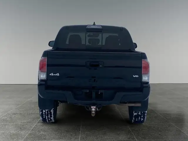 2018 Toyota Tacoma 4x4 Double Cab V6 Auto TRD Off Road in Cars & Trucks in Edmonton - Image 6