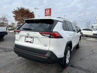 Conquer Canadian roads and city streets alike in this impeccably maintained 2021 Toyota RAV4 XLE, bo... (image 4)