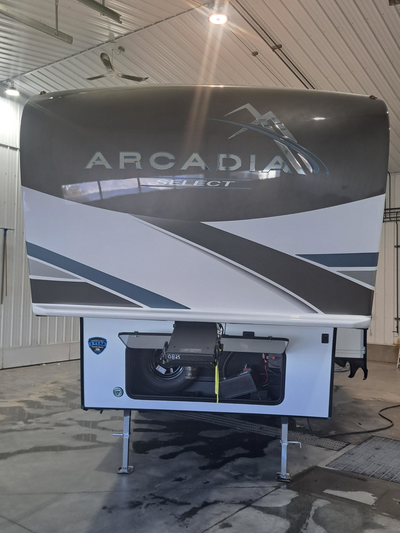 Check out this 2024 Arcadia 21SRK — a perfect blend of comfort, quality, and smart design. • Rear ki...
