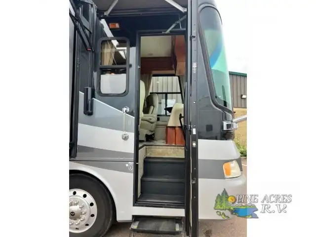 2009 Holiday Rambler Endeavor 41 PDQ 062,221 Miles in RVs & Motorhomes in Moncton - Image 11