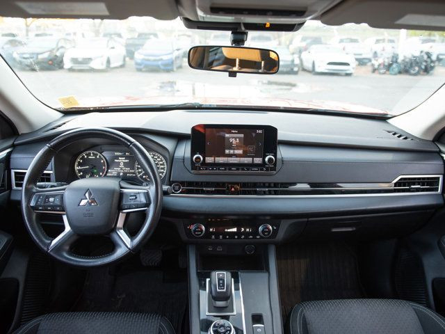 2022 Mitsubishi Outlander ES in Cars & Trucks in Calgary - Image 3