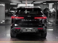 The 2022 INFINITI QX60 LUXE is the first year of the total redesign, marking a major shift for the m... (image 5)