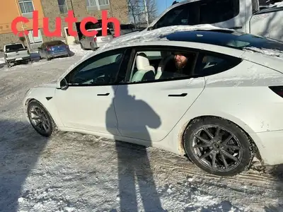 NO ACCIDENTS / CLEAN CARFAX / 1 OWNER / Brake Assist, Power Tailgate/Hatch, Auto Dimming Rearview Mi...