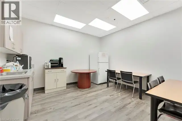 2189 SPEERS Road Oakville, Ontario in Commercial & Office Space for Rent in Oakville / Halton Region - Image 12