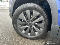 The advertised vehicle price is based on a promotional finance offer. Customers who purchase the veh... (image 8)