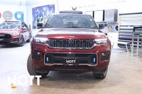 This luxury plug-in hybrid SUV is fully loaded with the added benefit of electric driving for a grea... (image 7)