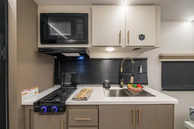 2026 FOREST RIVER ALTA 1600MRBLE in Travel Trailers & Campers in Regina - Image 14