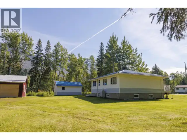 855 BRIDGE ROAD McBride, British Columbia in Houses for Sale in Quesnel - Image 5