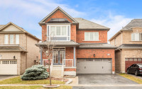AMAZING 4 BEDROOM DETACHED HOME IN PRIME LOCATION !!