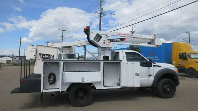 2012 Ford F-550 XL 4X4 WITH TEREX HI-RANGER LT40 BUCKET TRUCK in Heavy Trucks in Edmonton - Image 11