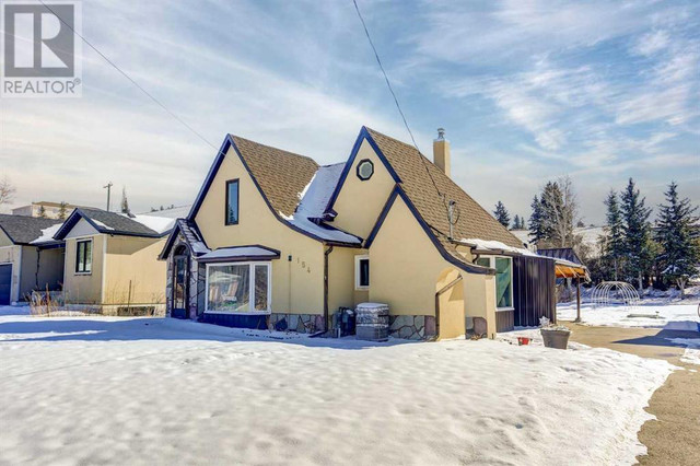 154 4th Avenue E Cardston, Alberta in Houses for Sale in Lethbridge - Image 2
