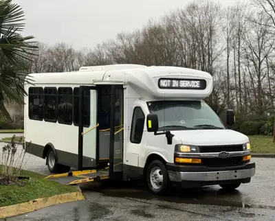 2020 Chevrolet Express 4500 Bus 22 Passenger including driver Wheelchair Ramp Master Body Switch Rea...