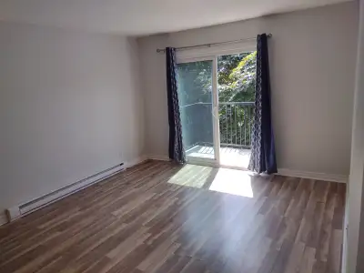 1 Bdrm Apt for Rent in Villa Two @ 25 College Street
