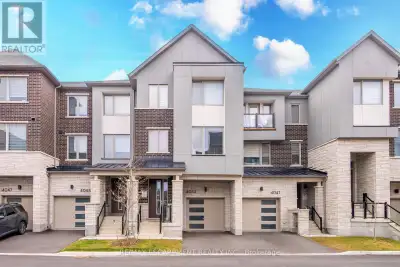 Step Into This Captivating Modern Townhouse Nestled In The Vibrant Heart Of Churchill Meadows. Offer...