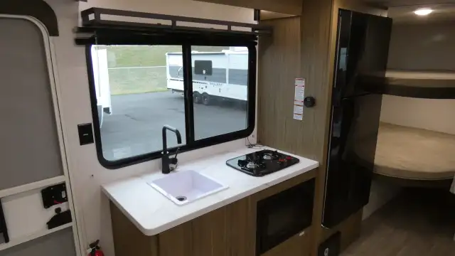 2026 FOREST RIVER SALEM 178ICE  in Travel Trailers & Campers in Regina - Image 4