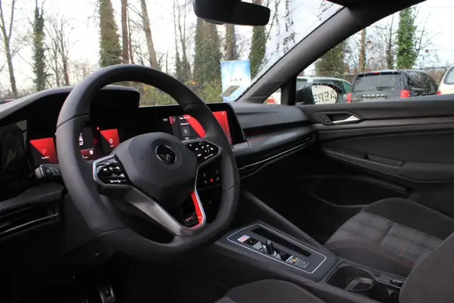 2022 Volkswagen Golf GTI Autobahn Auto for sale in Cars & Trucks in Comox / Courtenay / Cumberland - Image 11