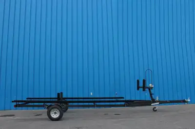 Remorque KARAVAN TRAILER REMORQUE À PONTON 18' À 22' 3 QUILLES 2022 Le paiement est calculé sur un t...