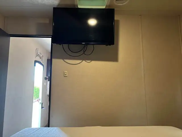 2018 FOREST RIVER STEALTH FS2413 29FT-WHITE! in Cargo & Utility Trailers in Saskatoon - Image 10