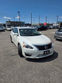 2013 Nissan Altima Year: 2013 Make: Nissan Model: Altima Mileage: 253,000 Km Transmission: Automatic... (image 1)