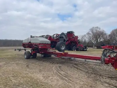 2018 CASE IH 2140 EARLY RISER PLANTER STOCK #A117229 12 ROWS AT 30 INCH SPACING 23 ROWS AT 15 INCH S...