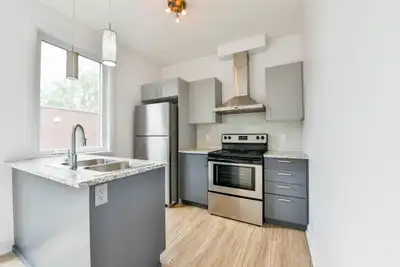 Renovated Akelius studio apartment for rent. Located near Av. Barclay in the Cote-des-Neiges neighbo...
