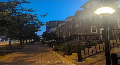 Price: $799,000 / $3,031/mo Welcome to this stunning corner unit, move-in-ready townhouse, beautiful...