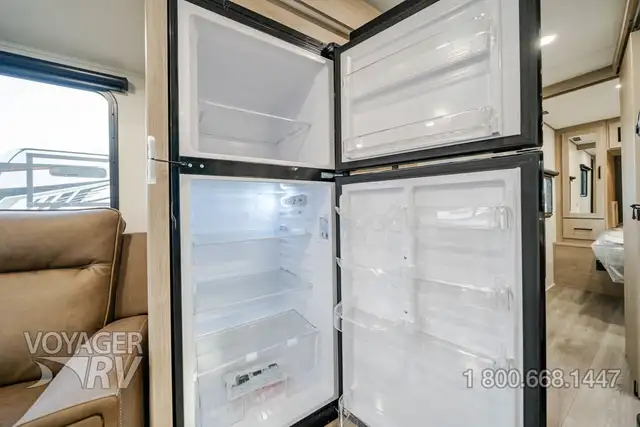 2026 Grand Design Imagine XLS 25RLE in Travel Trailers & Campers in Kelowna - Image 12