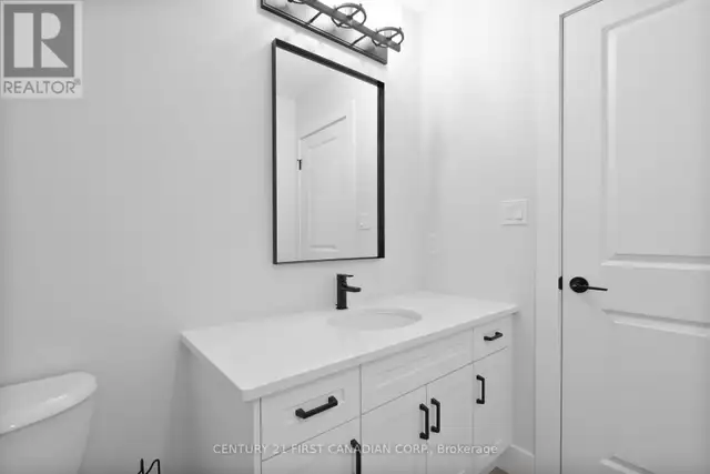 29 SHELDABREN STREET North Middlesex (Ailsa Craig), Ontario in Houses for Sale in Grand Bend - Image 7