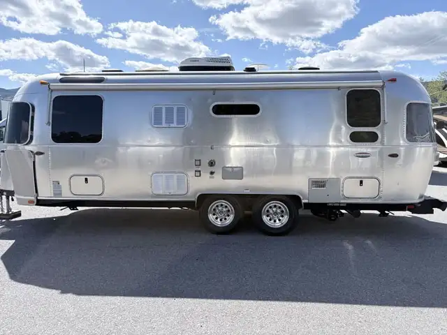 2019 Airstream 25RB in Travel Trailers & Campers in Penticton - Image 7