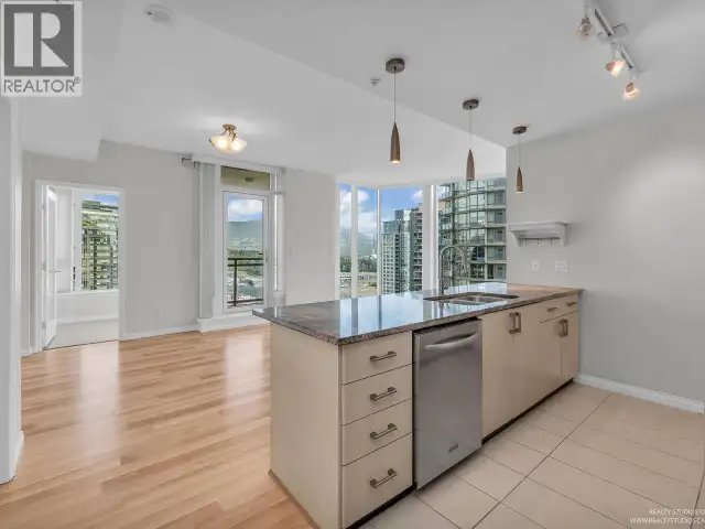 1905 1211 MELVILLE STREET Vancouver, British Columbia in Condos for Sale in Vancouver - Image 2