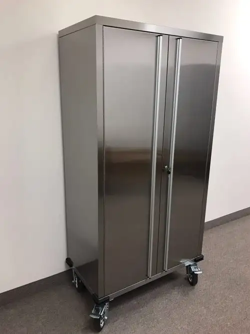 NEW 72″ STAINLESS STEEL ROLLER CABINET W/ LOCKS 72SSC in Other Tables in Grande Prairie - Image 5