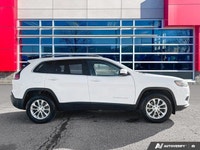 Bright White Clearcoat 2019 Jeep Cherokee Latitude 4WD 9-Speed 948TE Automatic 2.4L I4 Come And Expe... (image 6)
