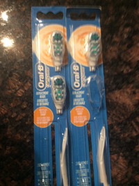 3 Oral B Tooth Brush Head Replacements New in Packaging Teeth